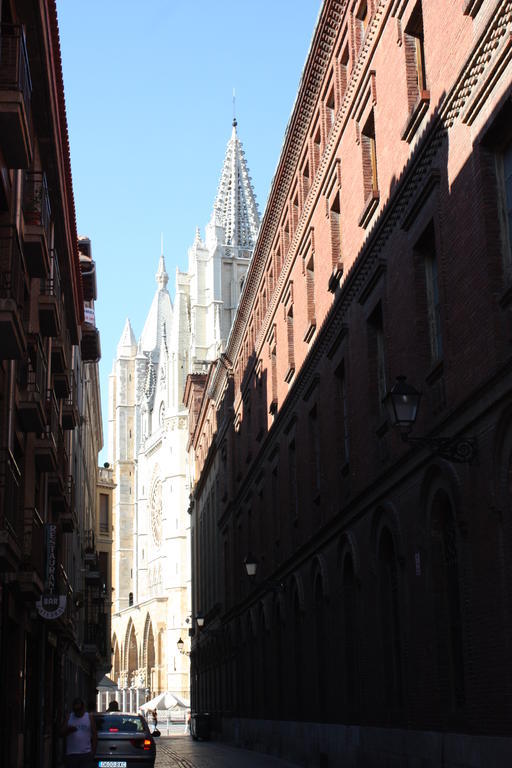 Apartamento La Cenicienta Catedral León Δωμάτιο φωτογραφία
