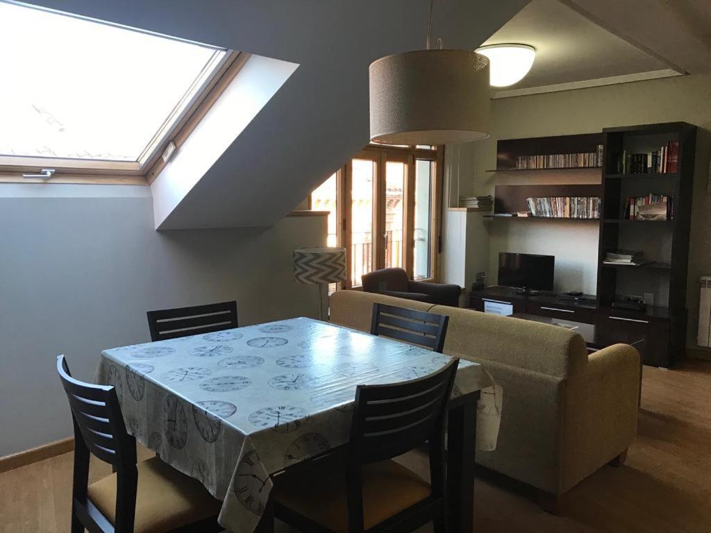 Apartamento La Cenicienta Catedral León Εξωτερικό φωτογραφία